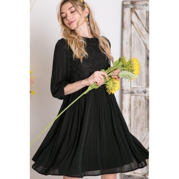 DAVI & DANI Dresses & Skirts - Davi & Dani Black Lace Detailed Vintage Dress
